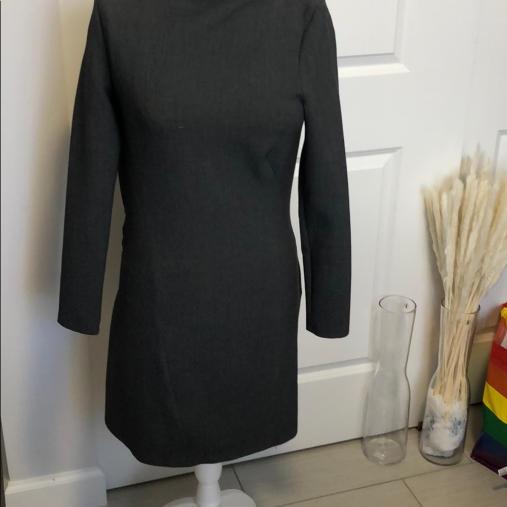 Slim fit dress for professional woman